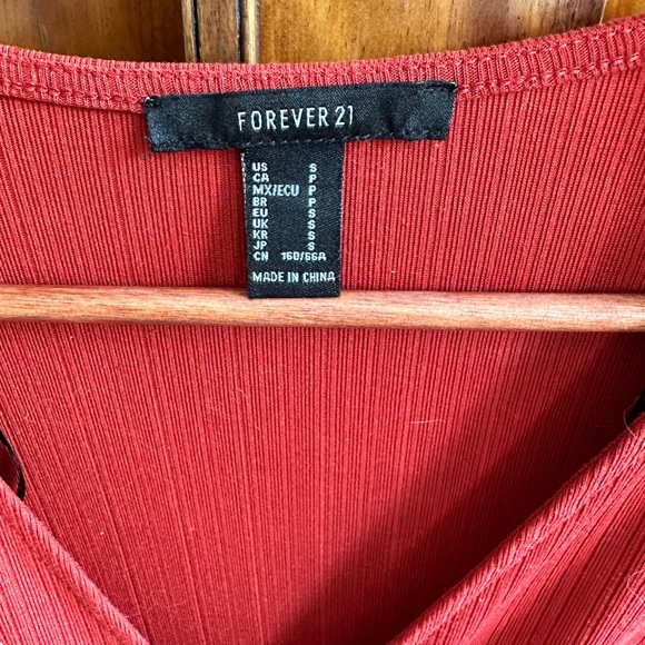 Forever 21 burnt orange romper size small - Picture 3 of 4